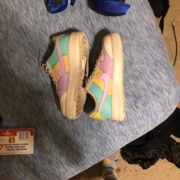 Used - Picture 2 of 2